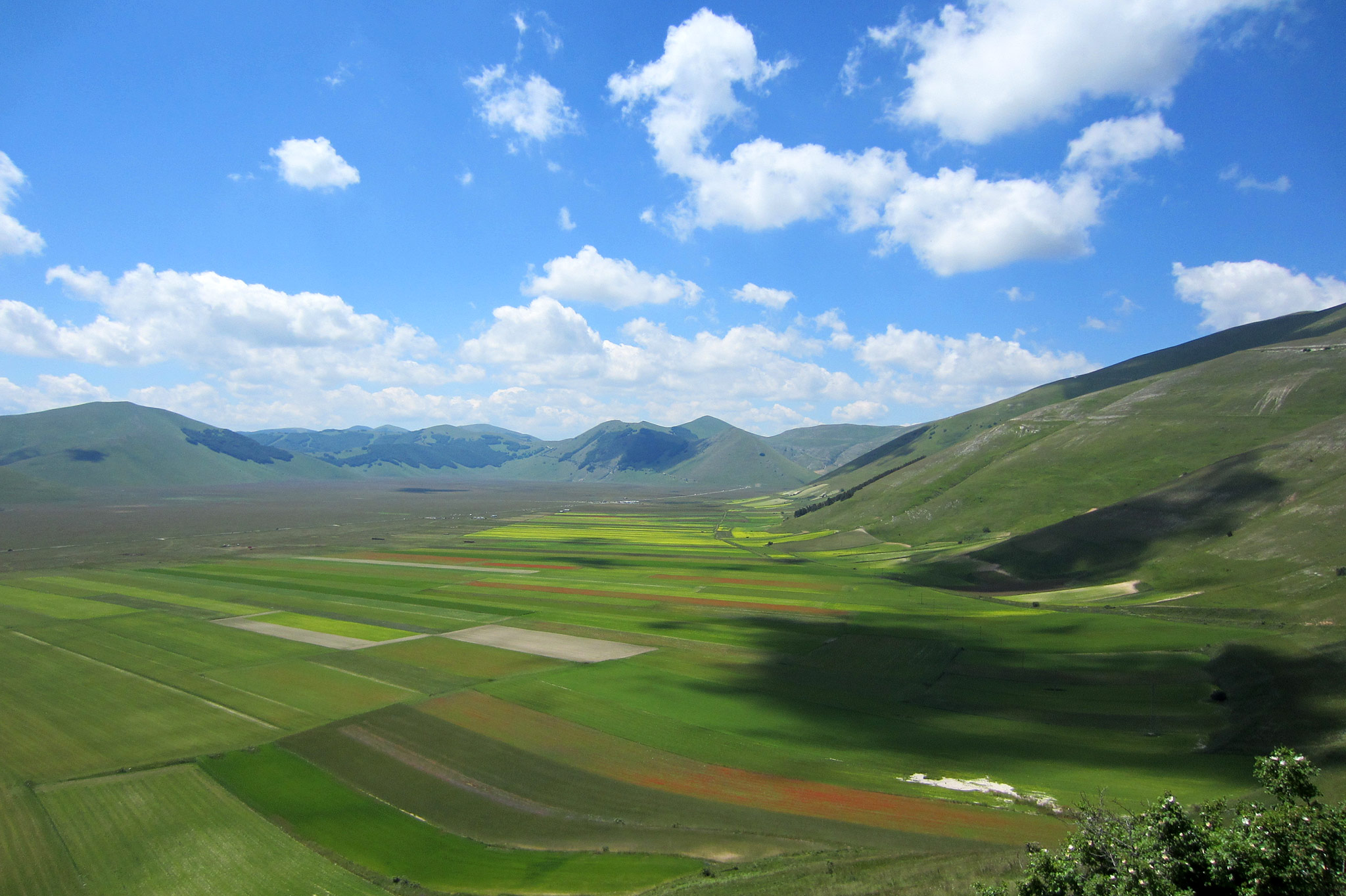 Castelluccio di Norcia lies at 1452 m, the highest settlement in the Apennines.